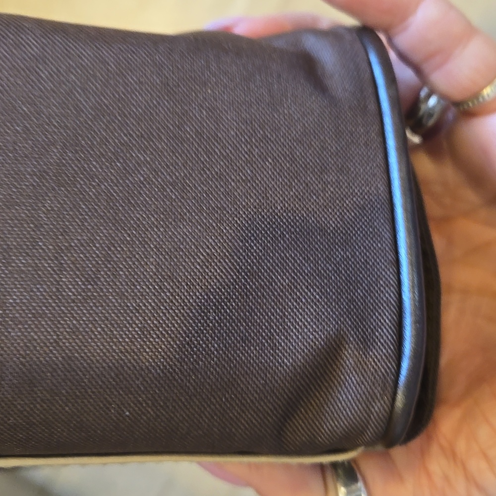 BVLGARI Parfums for Emirates Brown Zipper Travel Pouch - Picture 4 of 11